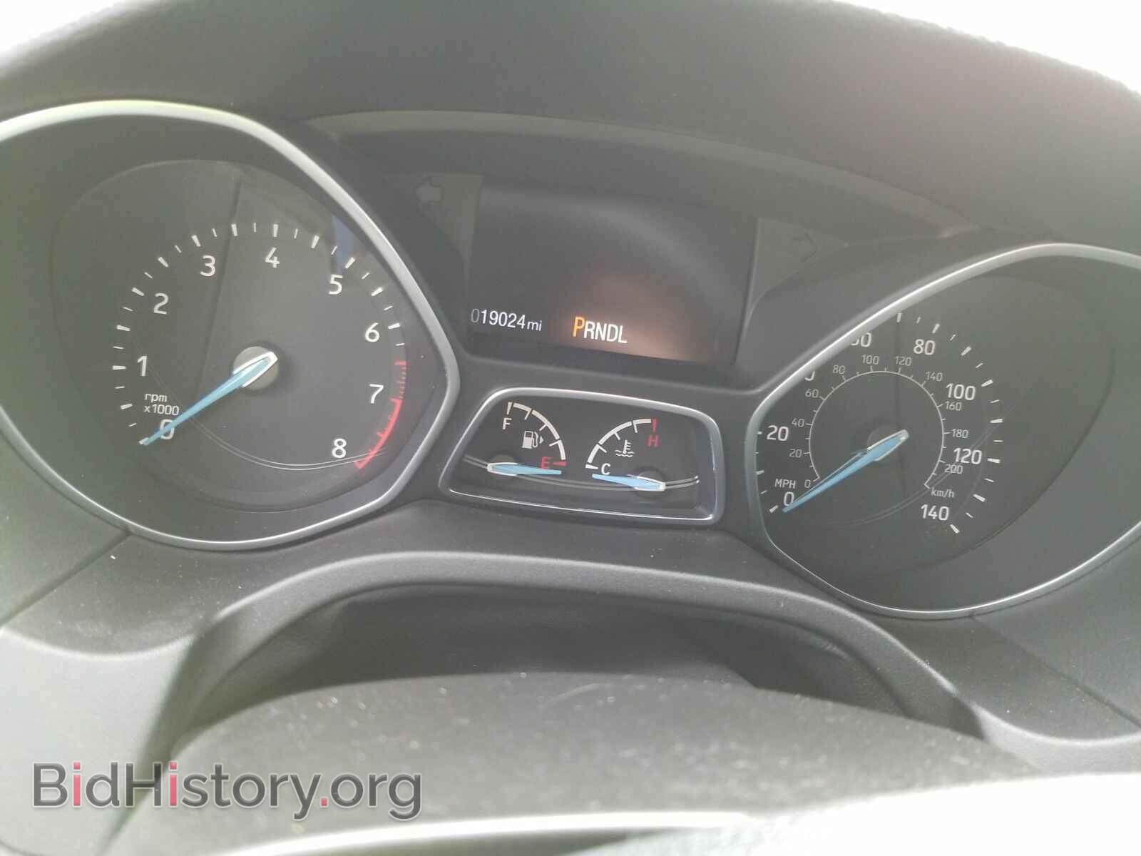 2016 Ford Focus - VIN: 1FADP3E24GL238201 - Photo 5