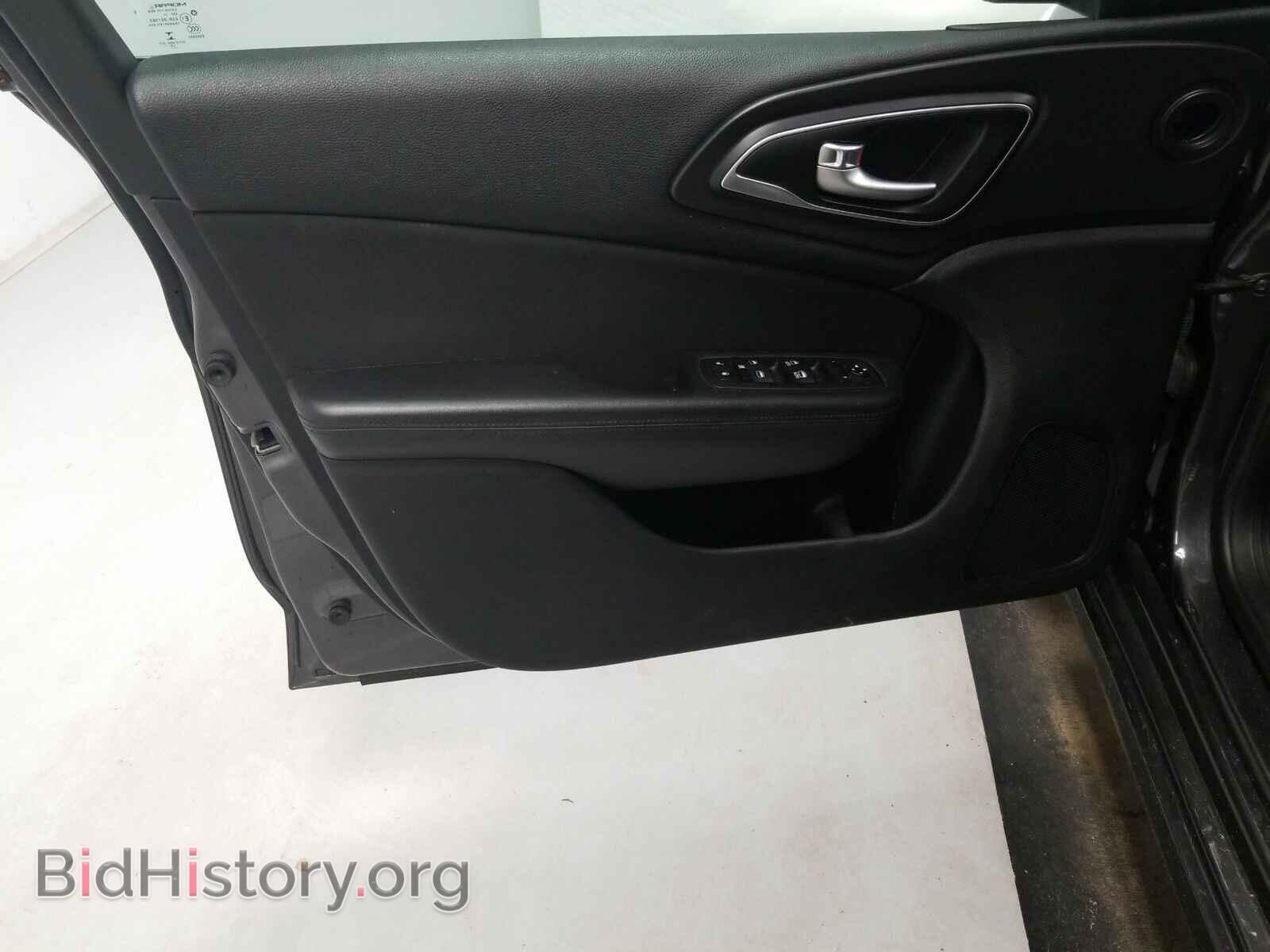 2016 Chrysler 200 - VIN: 1C3CCCAB3GN164334 - Фото 9