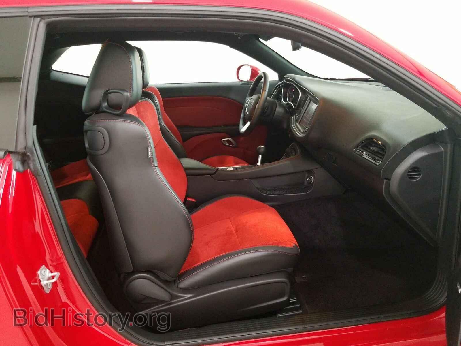 2016 Dodge Challenger - VIN: 2C3CDZFJ2GH271772 - Photo 8