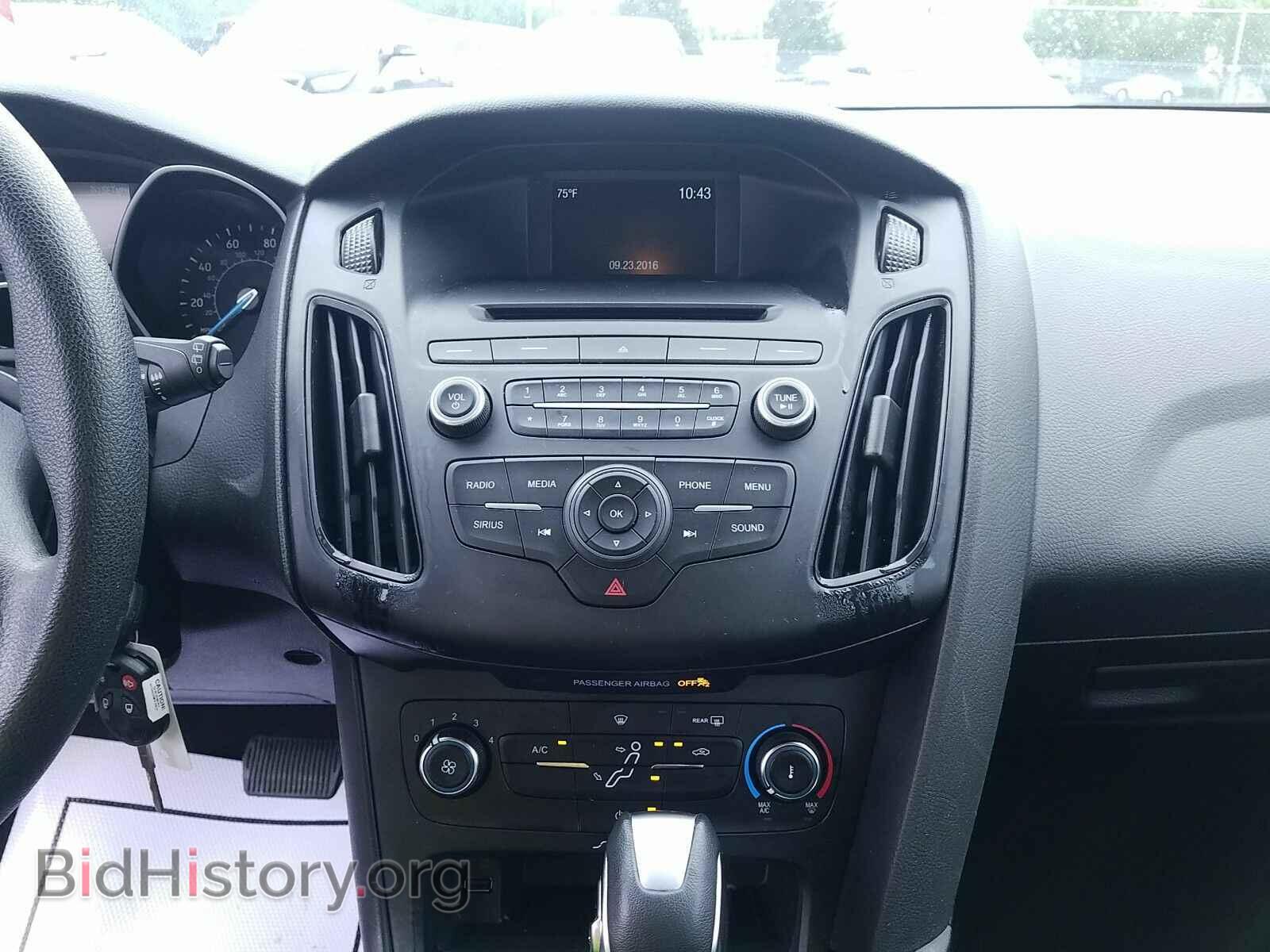 2016 Ford Focus - VIN: 1FADP3K29GL354367 - Фото 4