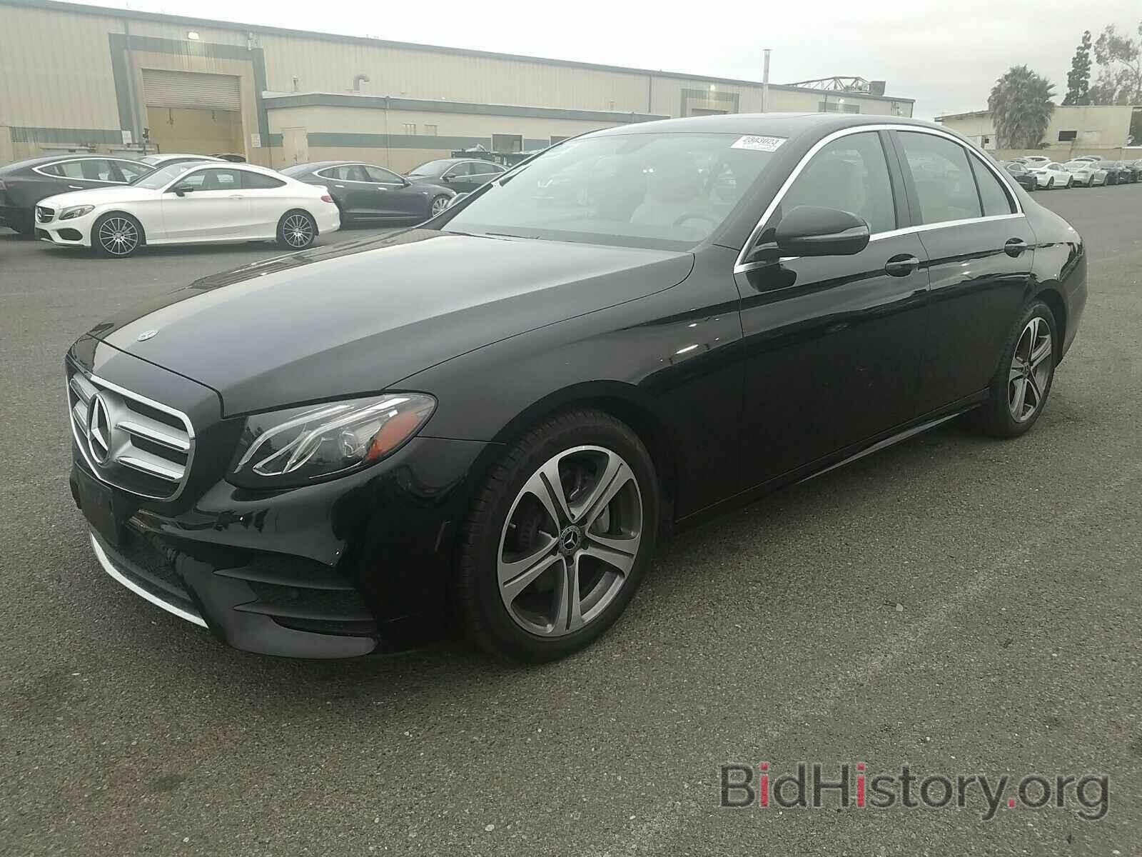 Photo WDDZF4JB8KA561630 - Mercedes-Benz E-Class 2019