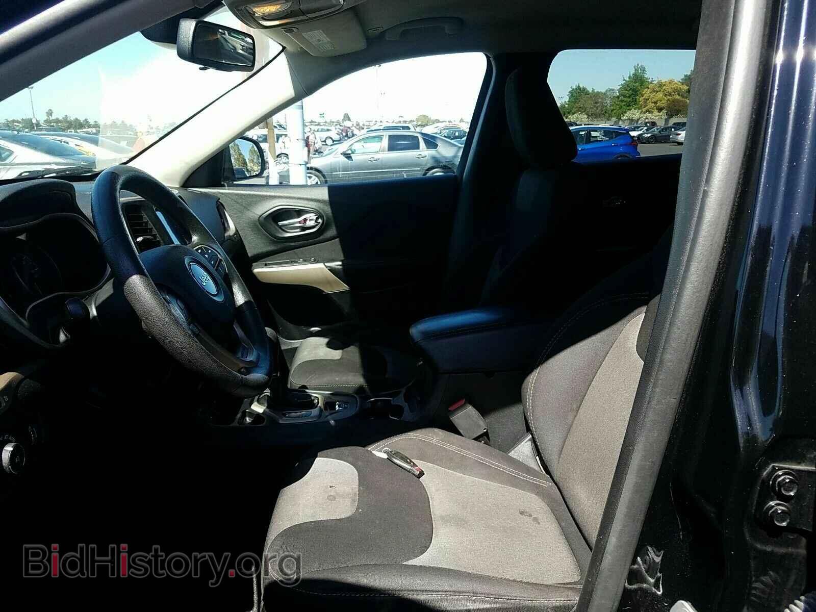 2018 Jeep Cherokee - VIN: 1C4PJLCB2JD596667 - Фото 3