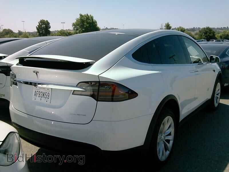 2019 Tesla MODEL X (VIN 5YJXCAE22KF180544) — фото 2 из 7
