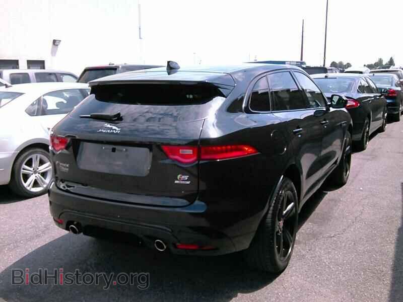 2017 Jaguar F-PACE - VIN: SADCM2BV7HA067789 - Фото 2
