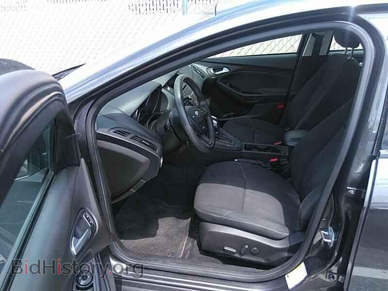 2016 Ford Focus - VIN: 1FADP3FE2GL293691 - Photo 3