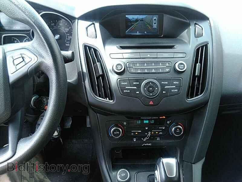2016 Ford Focus - VIN: 1FADP3FE2GL293691 - Photo 4