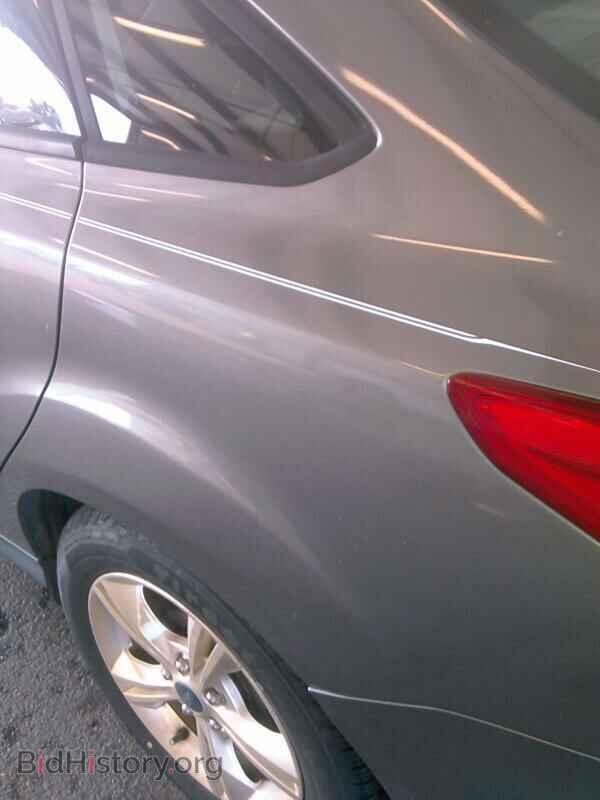 2013 Ford Focus - VIN: 1FADP3F26DL334583 - Photo 11