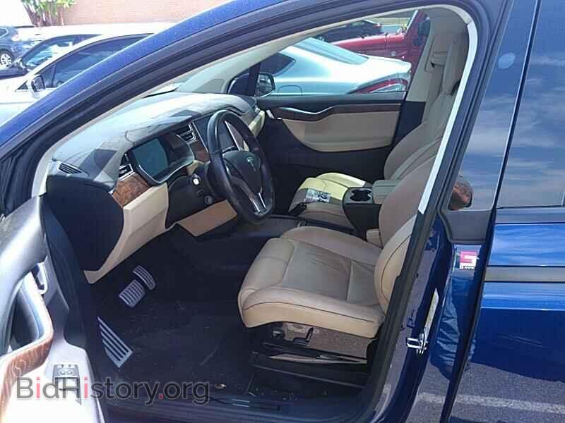 2016 Tesla Model X - VIN: 5YJXCDE43GF013474 - Фото 3