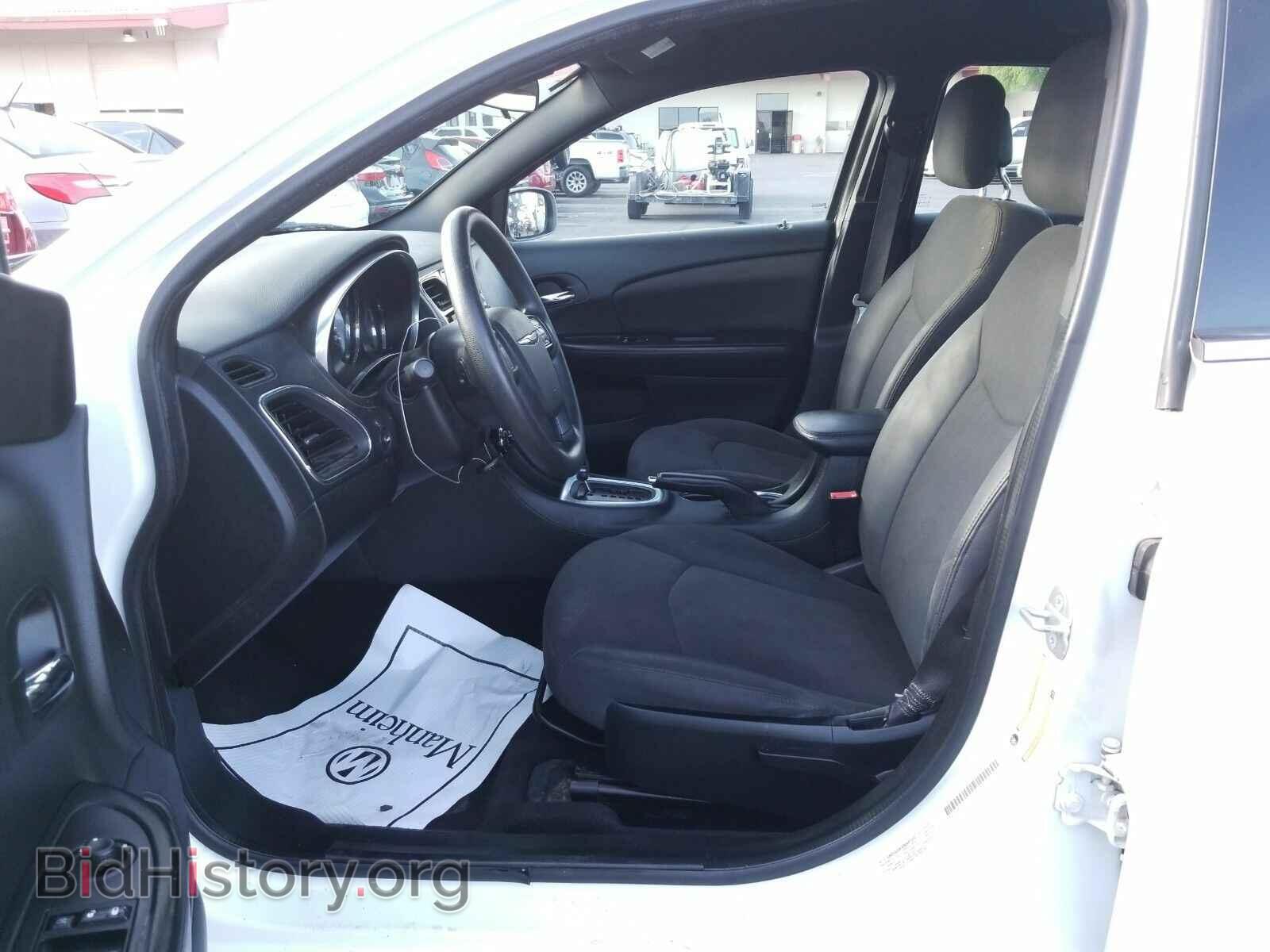 2014 Chrysler 200 - VIN: 1C3CCBAB2EN212977 - Фото 3