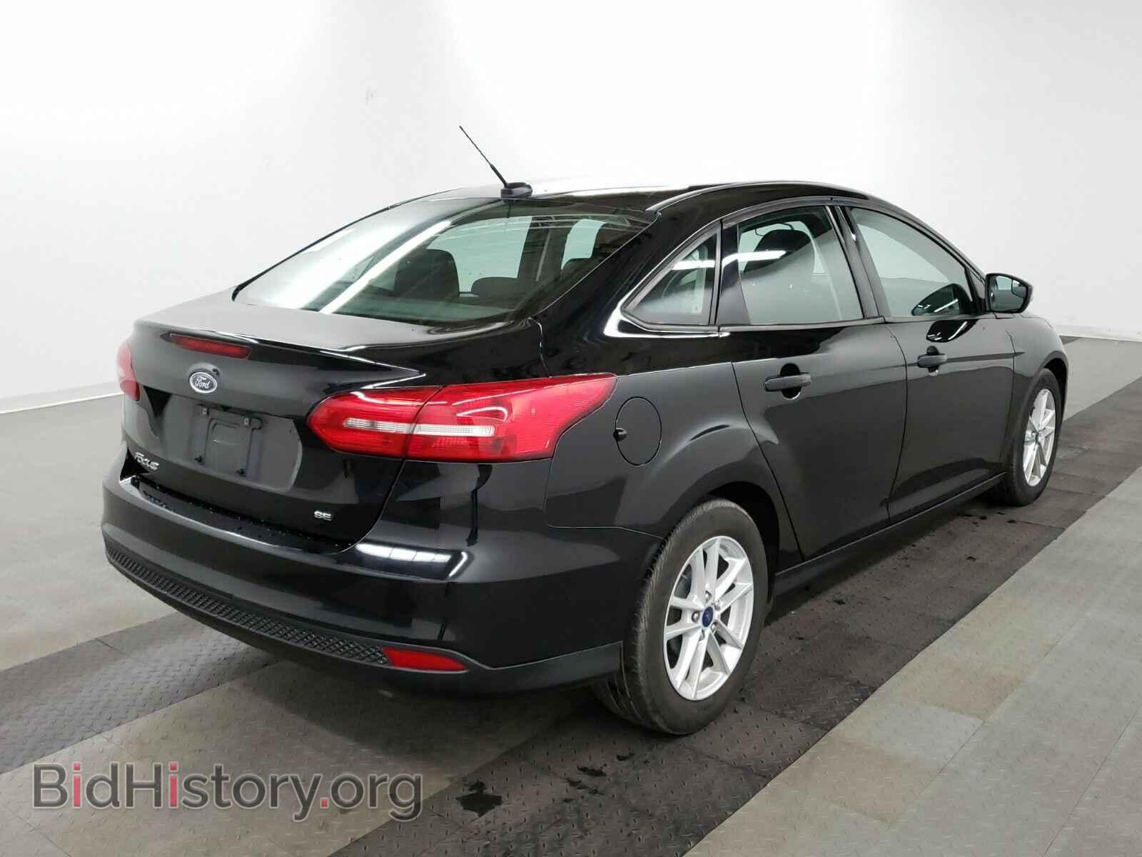 2016 Ford Focus - VIN: 1FADP3F20GL286440 - Photo 4