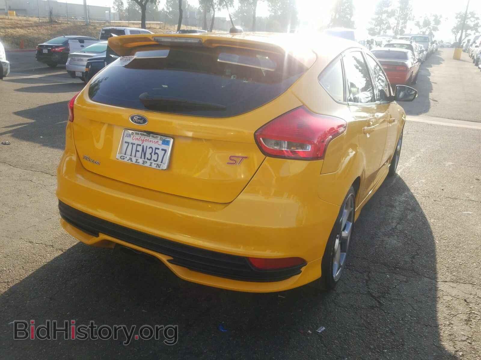 2016 Ford Focus - VIN: 1FADP3L90GL310415 - Фото 2