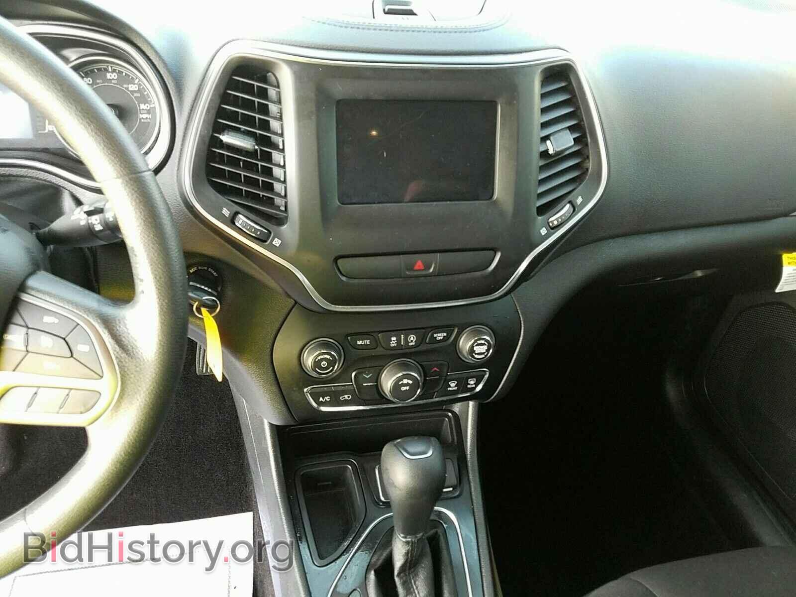 2019 Jeep Cherokee - VIN: 1C4PJLCB5KD114758 - Фото 4