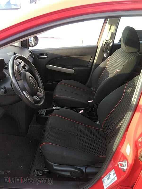 2011 Mazda Mazda2 - VIN: JM1DE1HY1B0110562 - Фото 3