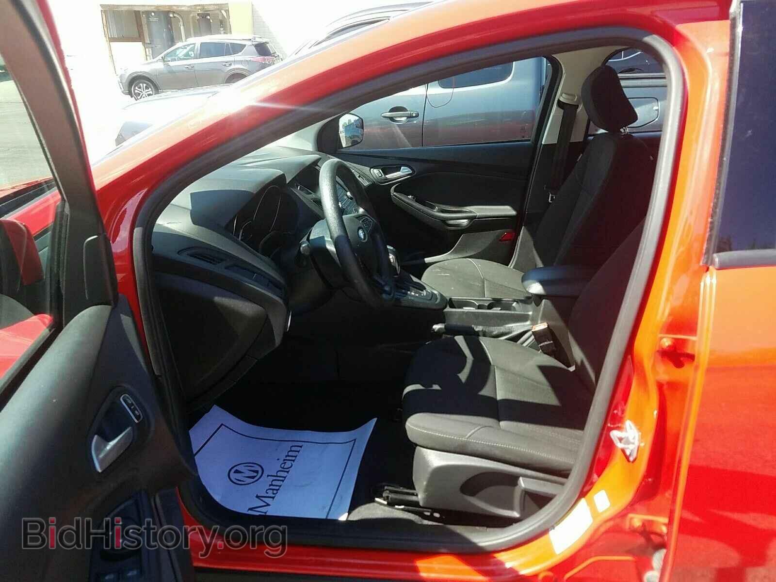 2016 Ford Focus - VIN: 1FADP3F29GL345100 - Photo 3