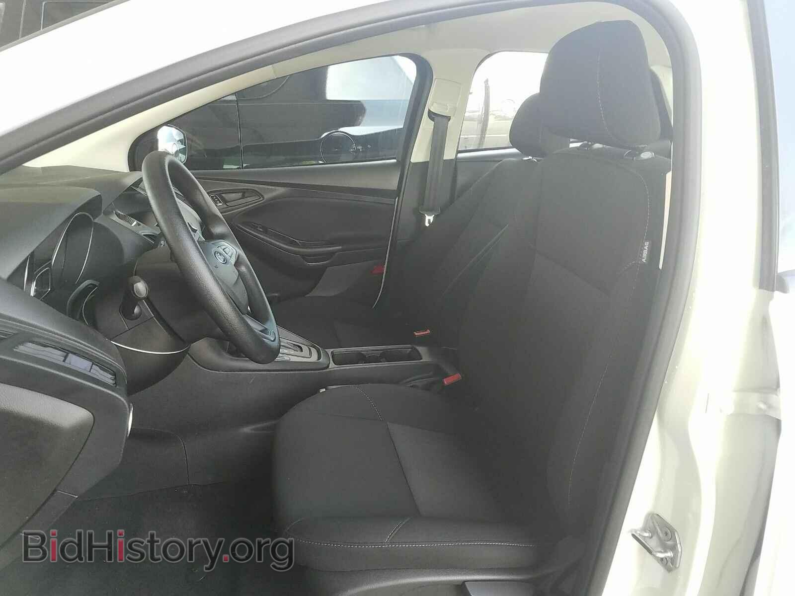 2017 Ford Focus - VIN: 1FADP3E22HL345491 - Фото 3