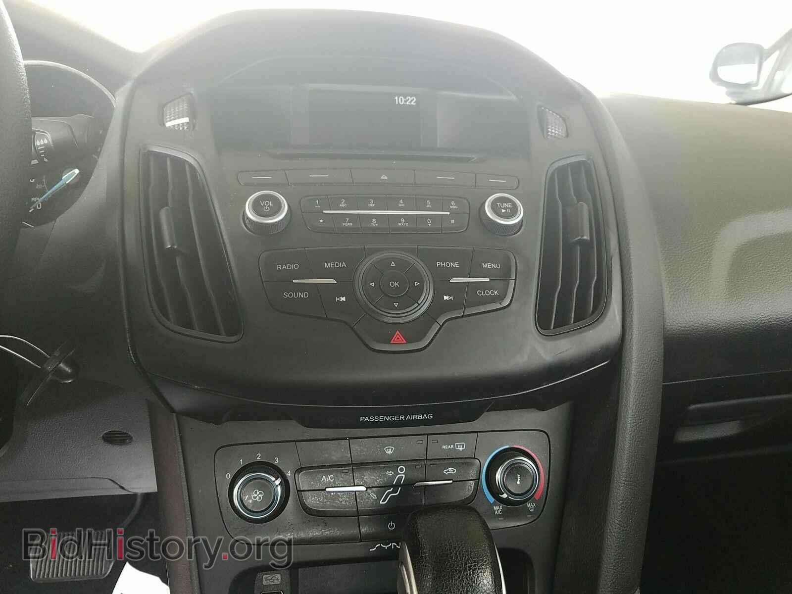 2017 Ford Focus - VIN: 1FADP3E22HL345491 - Фото 4