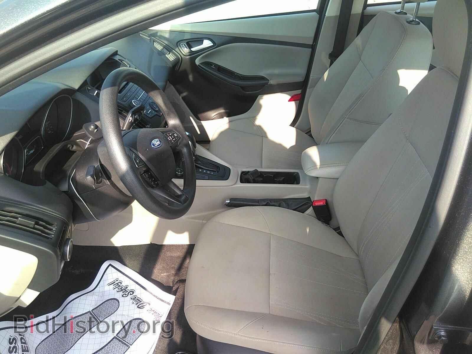 2016 Ford Focus - VIN: 1FADP3F25GL329623 - Photo 3