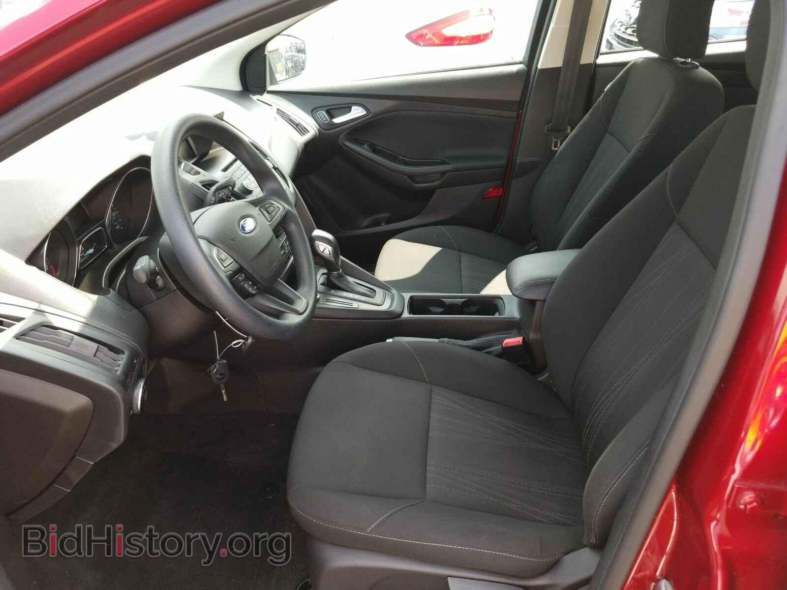 2016 Ford Focus - VIN: 1FADP3F22GL237630 - Photo 3
