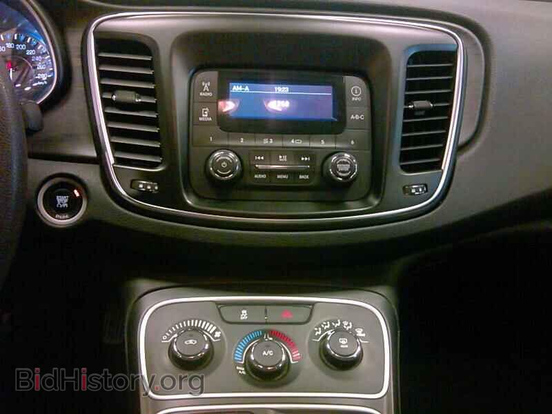 2016 Chrysler 200 - VIN: 1C3CCCFB4GN130895 - Фото 4