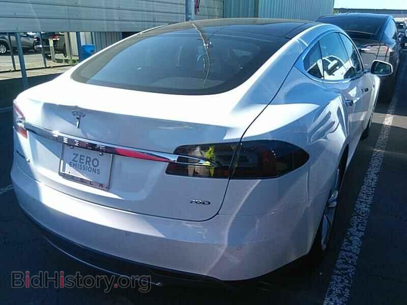 2015 Tesla Model S - VIN: 5YJSA1E25FF118920 - Photo 2