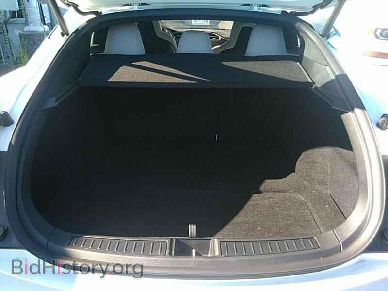 2015 Tesla Model S - VIN: 5YJSA1E25FF118920 - Photo 7