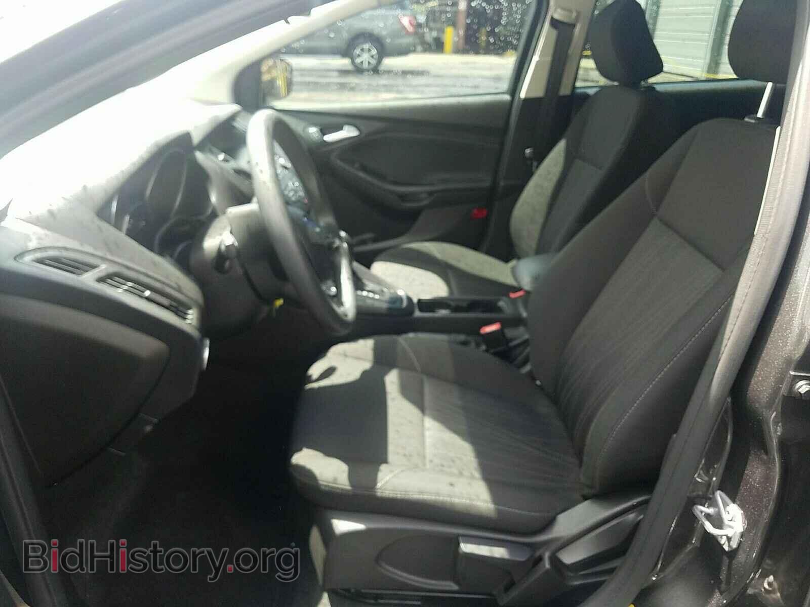 2016 Ford Focus - VIN: 1FADP3F23GL257921 - Photo 3