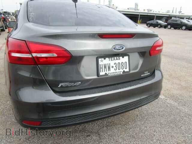2016 Ford Focus - VIN: 1FADP3F23GL257921 - Photo 9