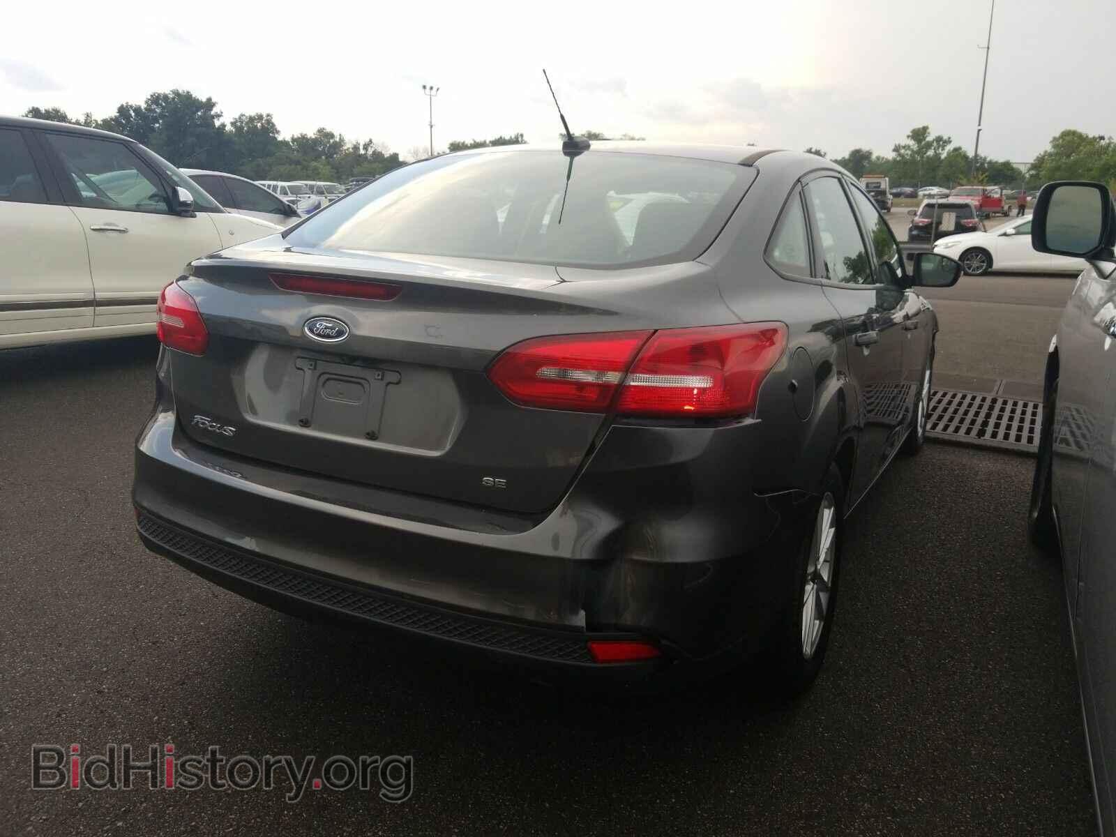 2016 Ford Focus - VIN: 1FADP3F2XGL377344 - Фото 2