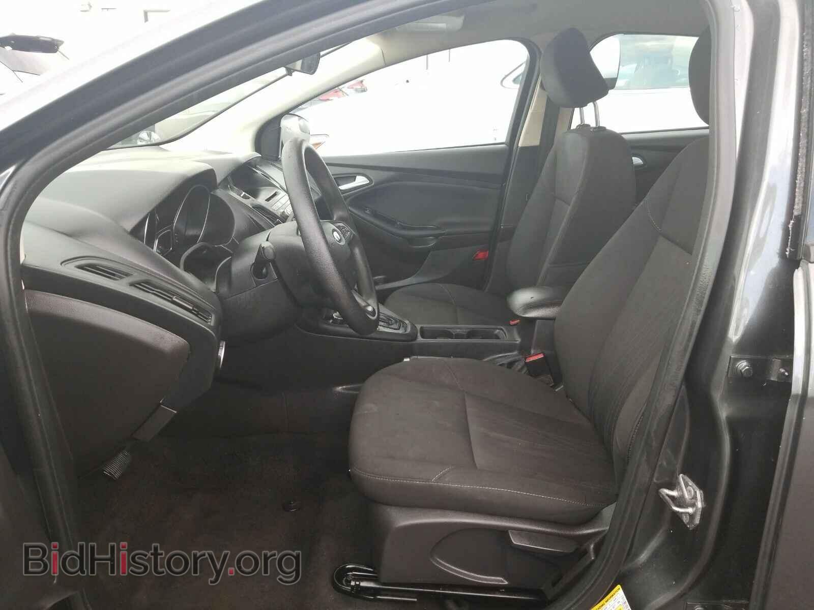 2016 Ford Focus - VIN: 1FADP3F2XGL377344 - Фото 3