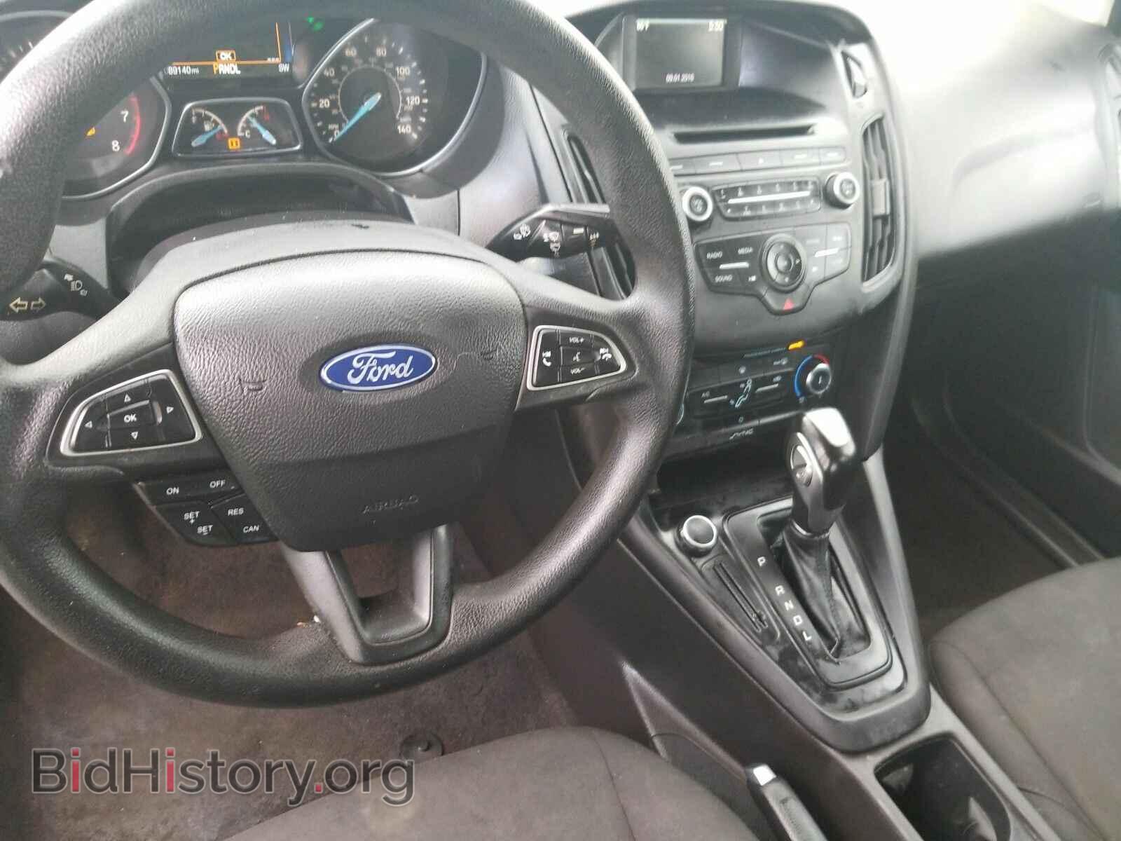 2016 Ford Focus - VIN: 1FADP3F2XGL377344 - Фото 4