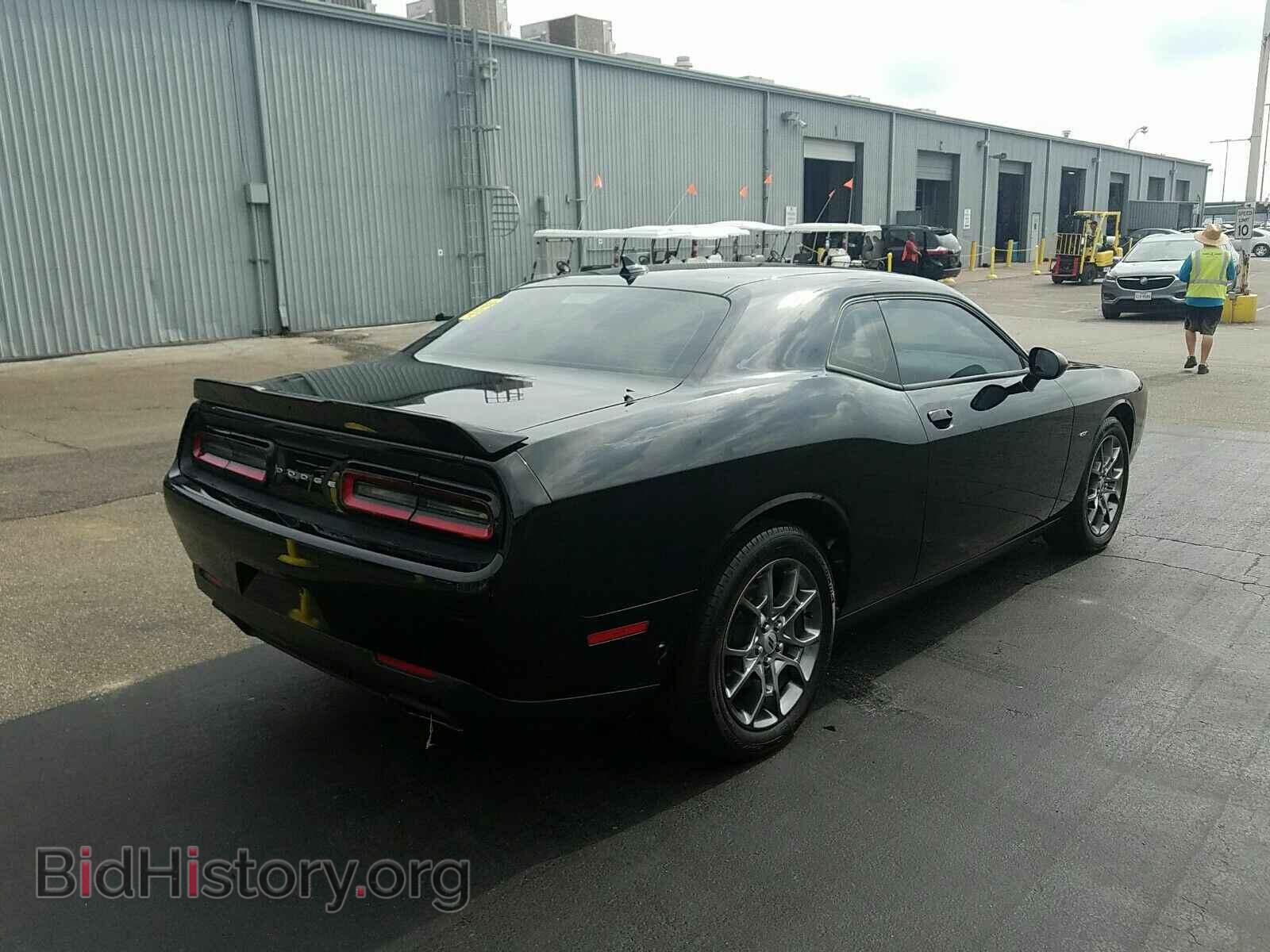 2017 Dodge Challenger - VIN: 2C3CDZGGXHH605048 - Фото 2