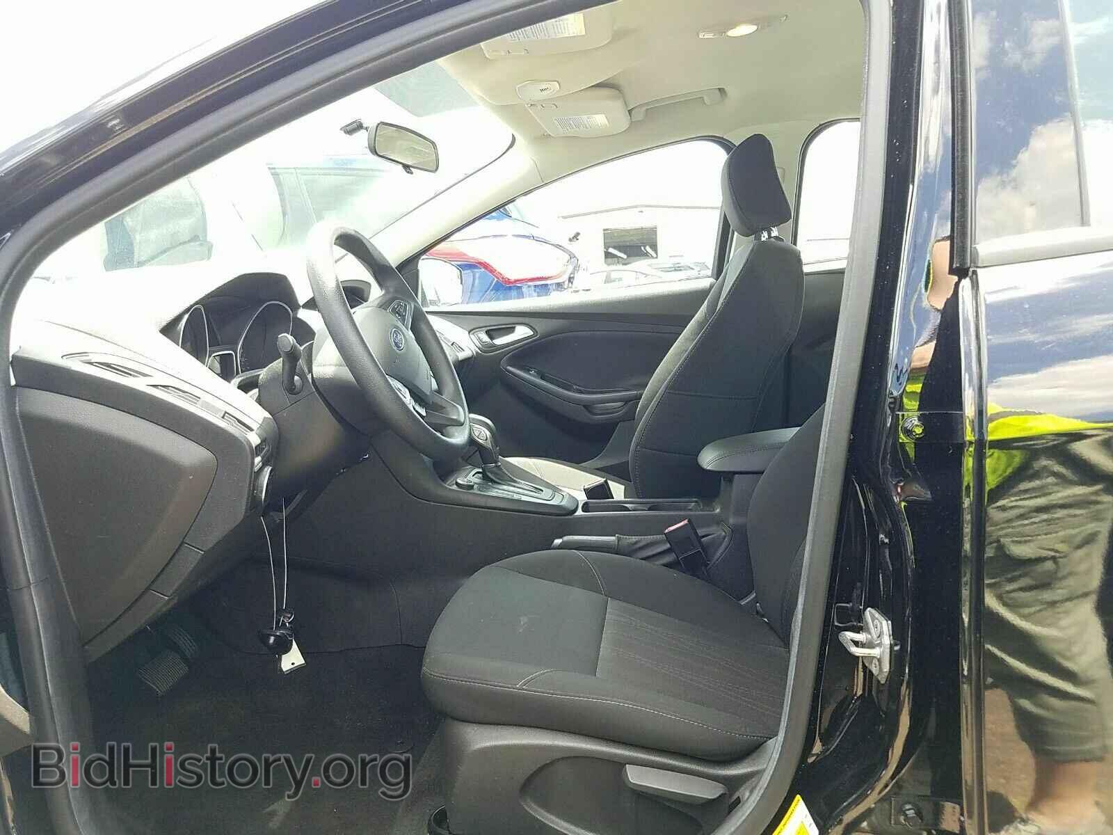 2016 Ford Focus - VIN: 1FADP3F22GL358206 - Photo 3