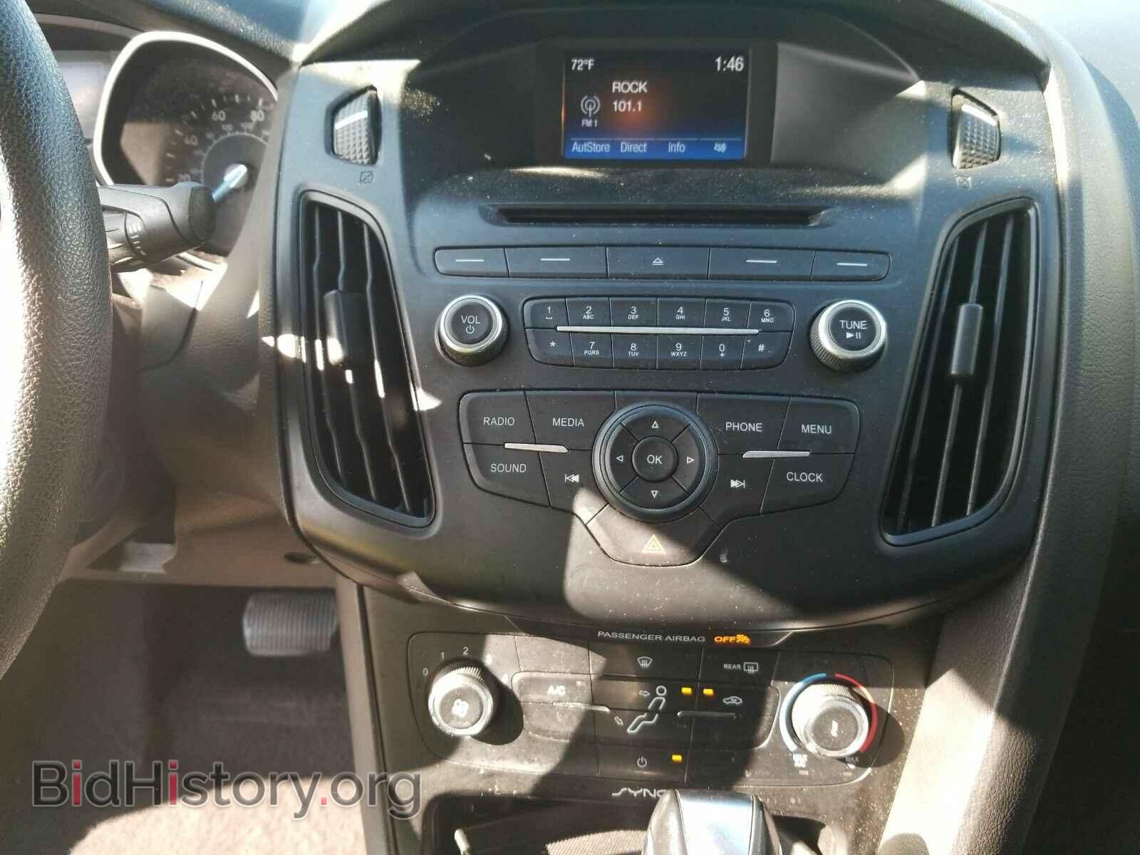 2015 Ford Focus - VIN: 1FADP3F2XFL239012 - Photo 4