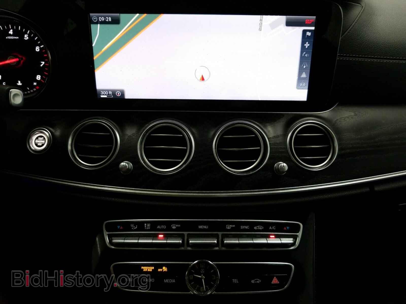 2017 Mercedes-Benz E-Class - VIN: WDDZF4KB9HA219921 - Фото 4