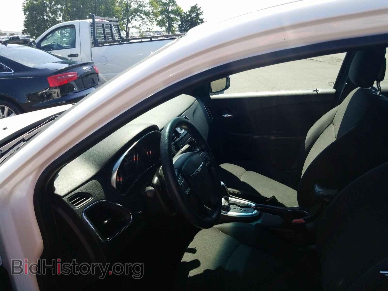 2014 Chrysler 200 - VIN: 1C3CCBAB2EN208976 - Фото 3