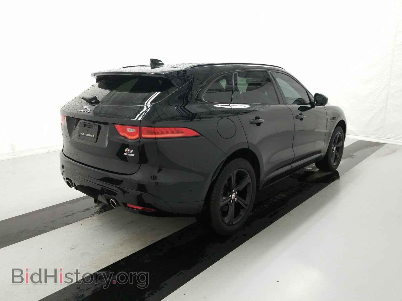 2017 Jaguar F-PACE - VIN: SADCM2BV5HA053602 - Фото 4