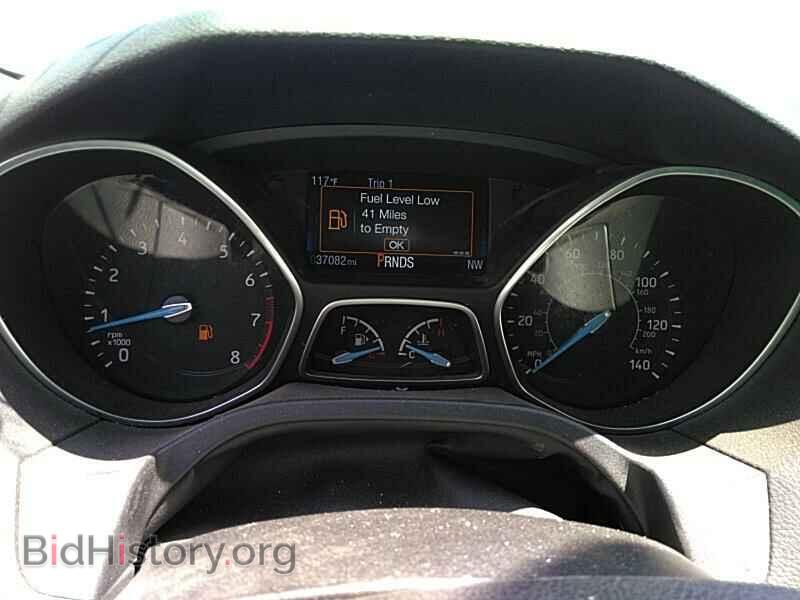 2016 Ford Focus - VIN: 1FADP3FE5GL392053 - Photo 5