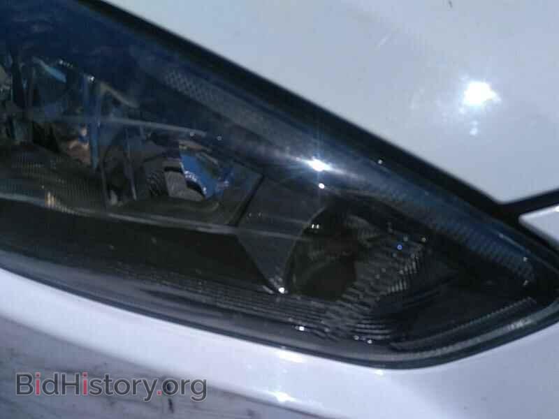 2016 Ford Focus - VIN: 1FADP3FE5GL392053 - Photo 10