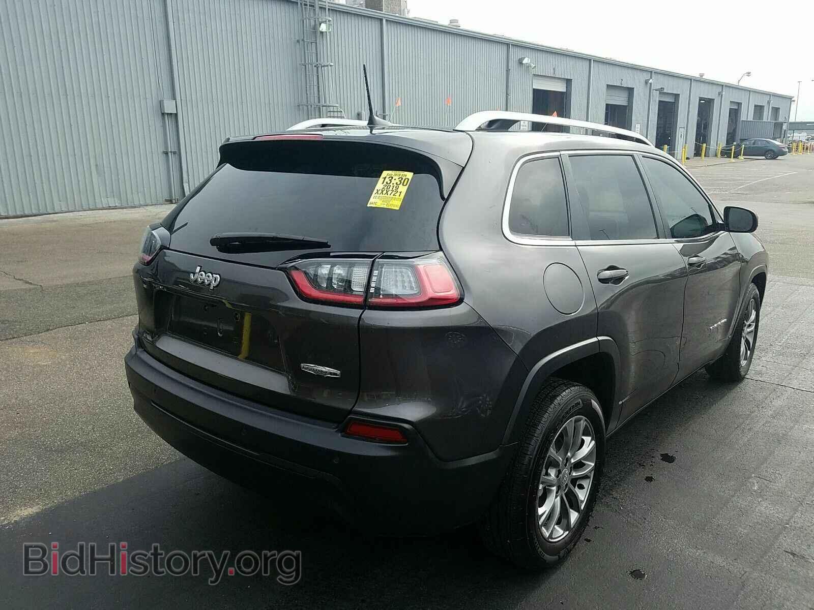 2019 Jeep Cherokee - VIN: 1C4PJLLB2KD439531 - Photo 2