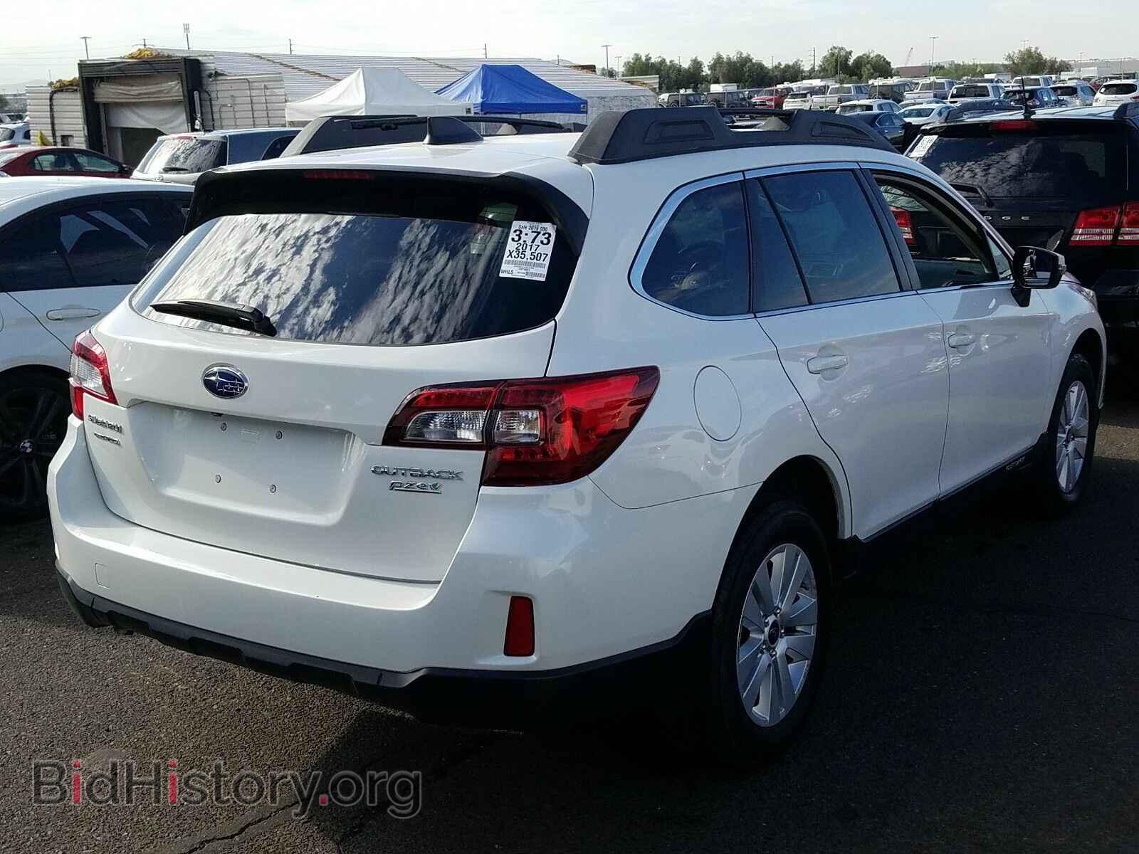 2017 Subaru Outback - VIN: 4S4BSAFC1H3372995 - Фото 2