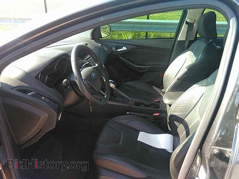 2016 Ford Focus - VIN: 1FADP3K21GL318561 - Photo 3