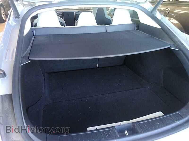 2015 Tesla Model S - VIN: 5YJSA1E49FF114175 - Photo 7