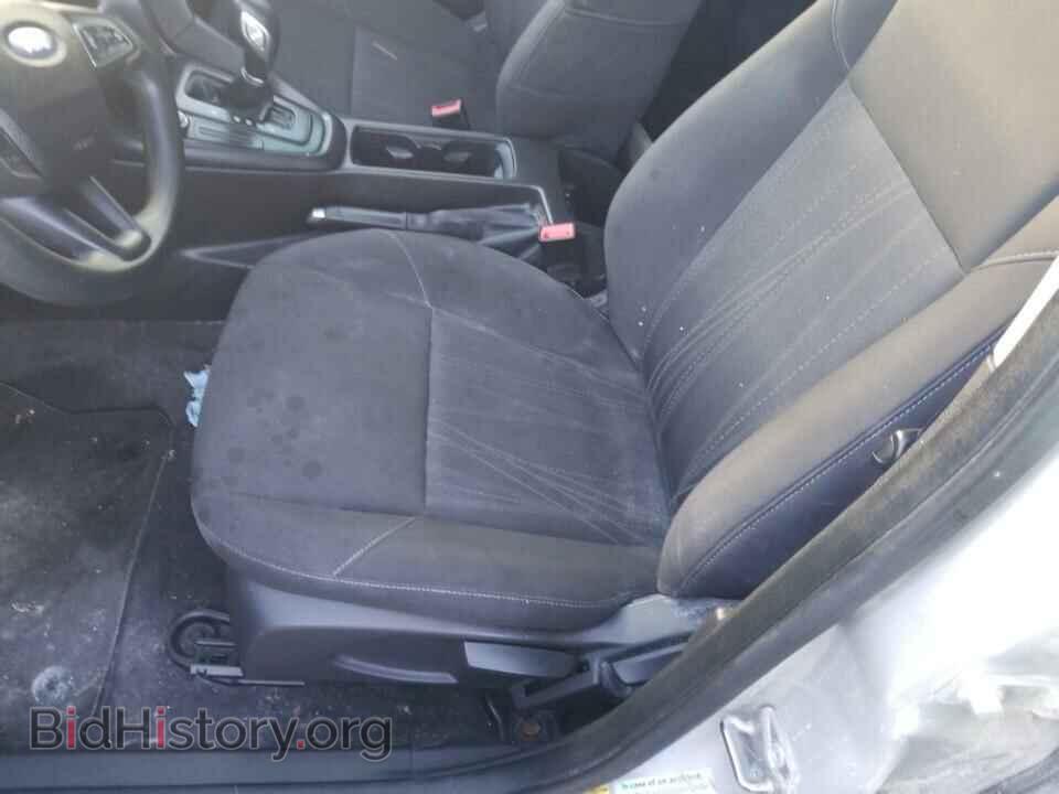 2016 Ford Focus - VIN: 1FADP3E24GL208633 - Photo 18