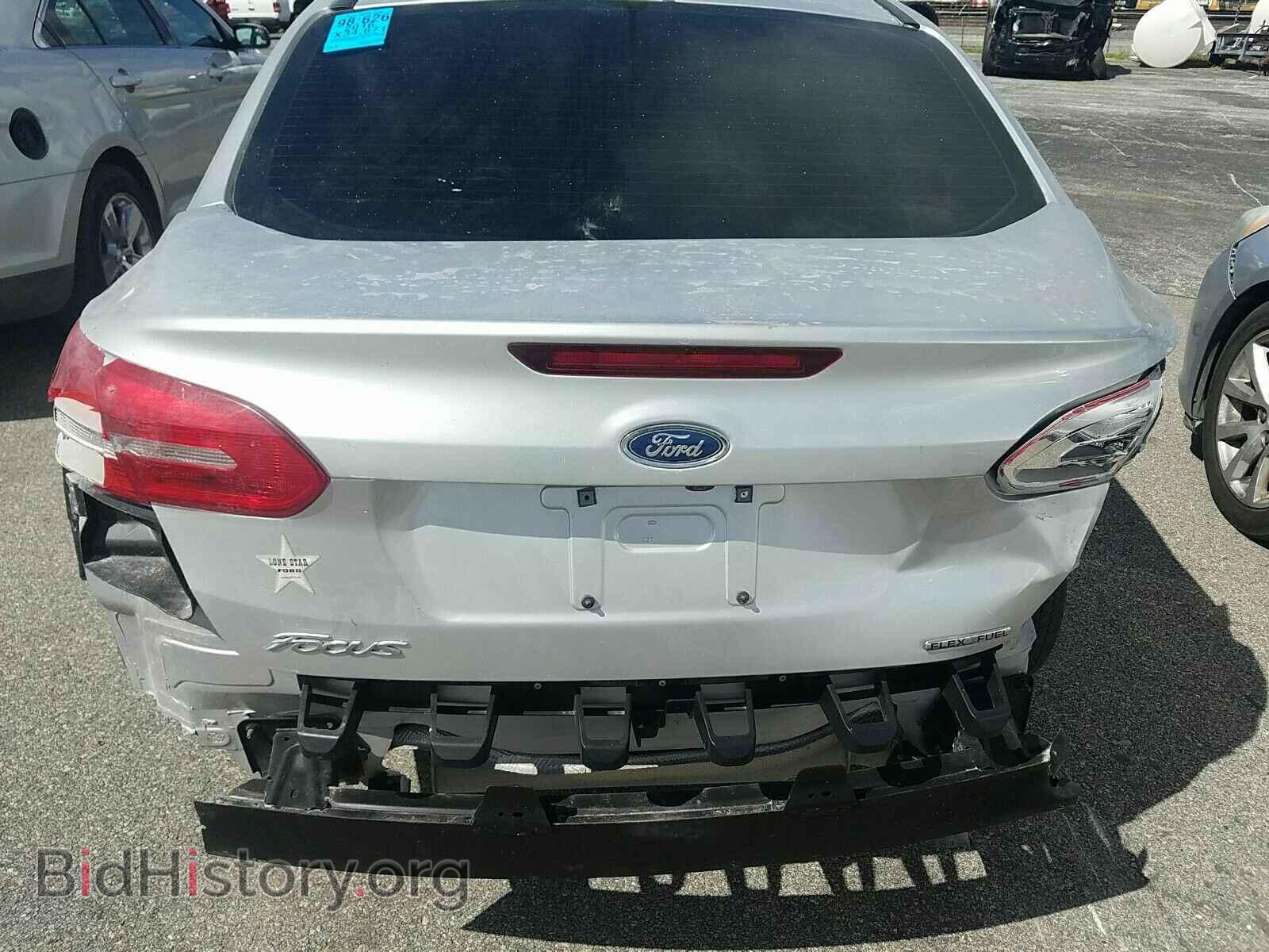 2016 Ford Focus - VIN: 1FADP3E24GL208633 - Photo 7