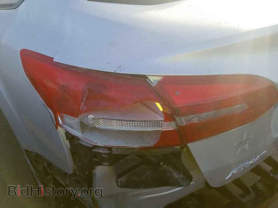 2016 Ford Focus - VIN: 1FADP3E24GL208633 - Photo 9