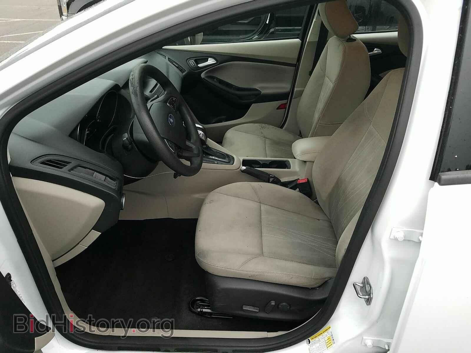 2016 Ford Focus - VIN: 1FADP3F23GL223865 - Фото 3