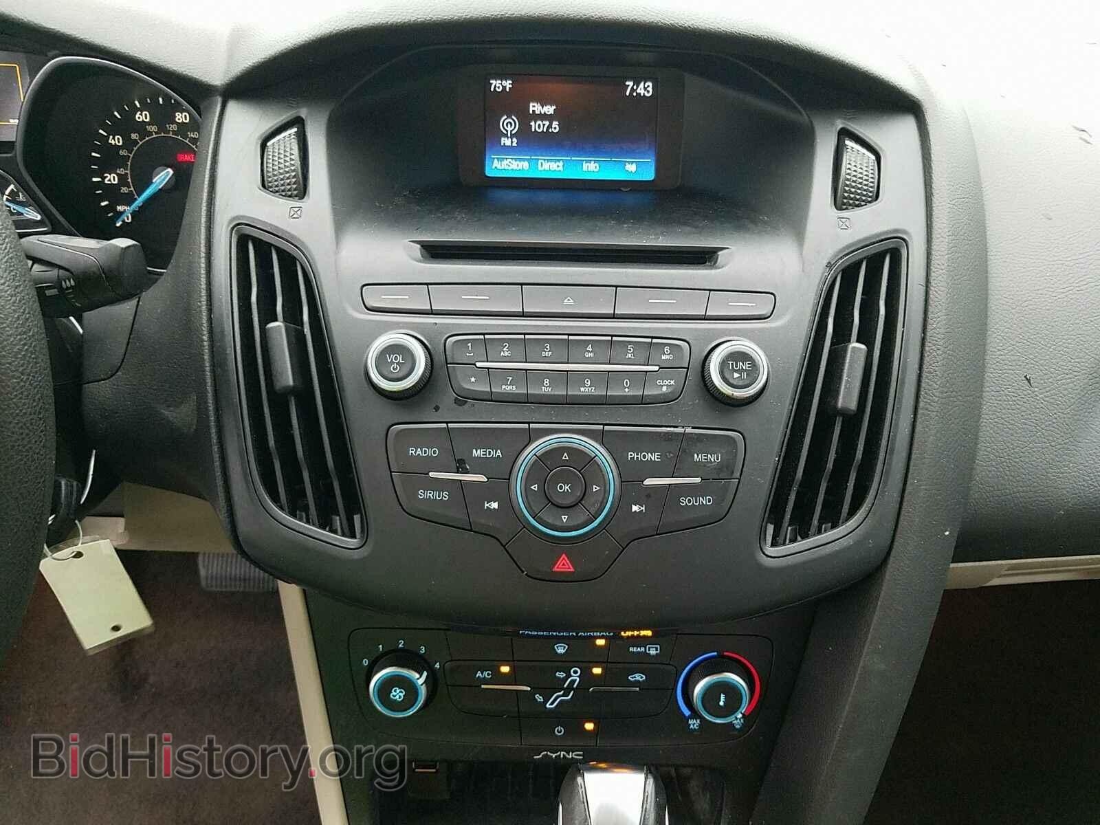2016 Ford Focus - VIN: 1FADP3F23GL223865 - Фото 4