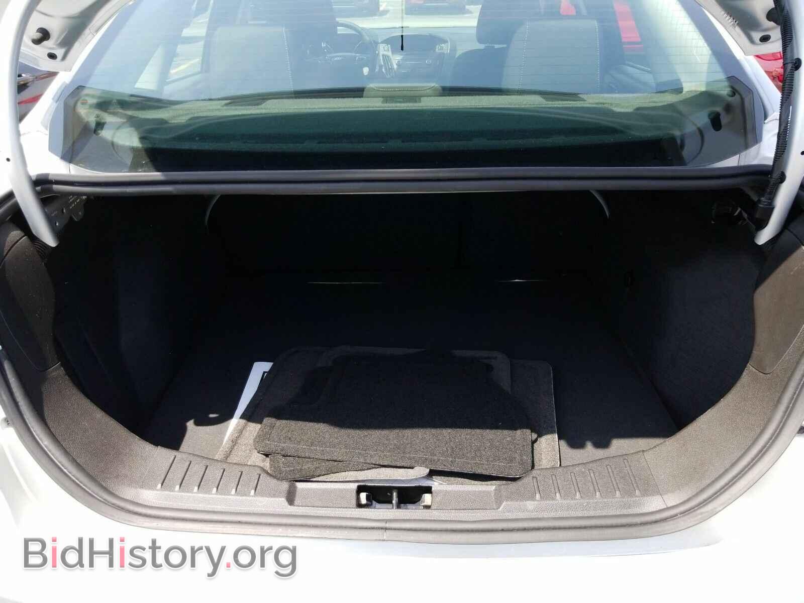 2016 Ford Focus - VIN: 1FADP3F24GL296940 - Photo 7