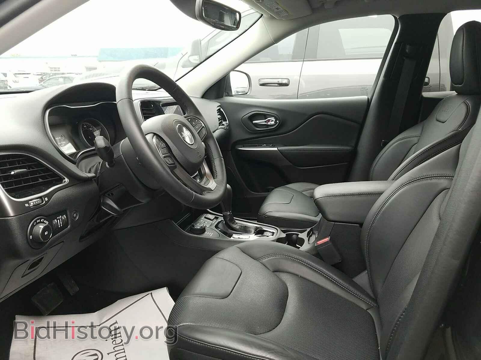 2019 Jeep Cherokee - VIN: 1C4PJMDN5KD162002 - Photo 3