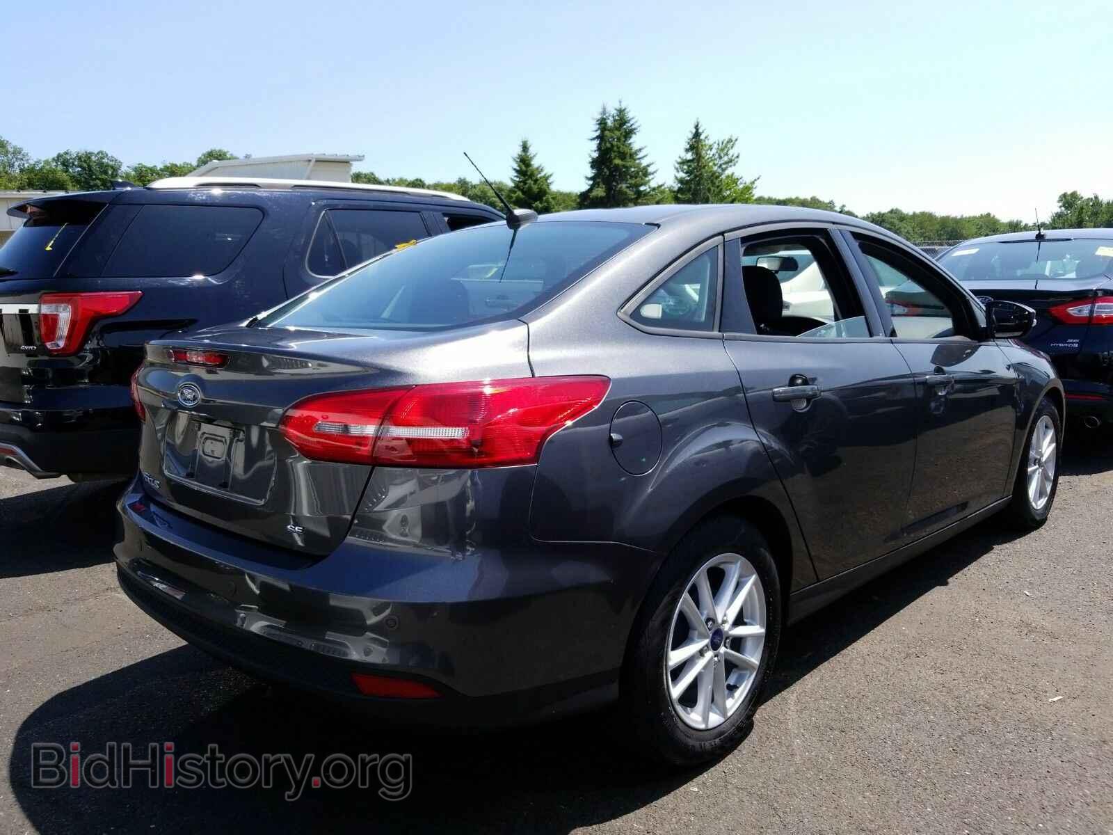 2016 Ford Focus - VIN: 1FADP3F26GL240319 - Photo 2